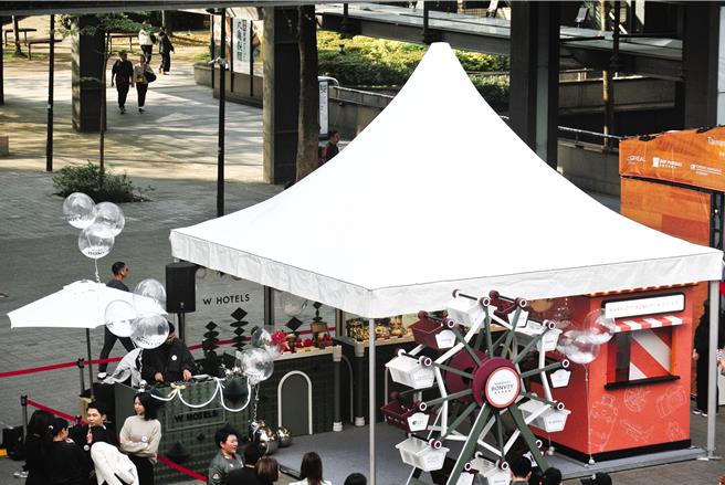 「万豪旅享家」今年首度进驻由「台湾法国人协会」主办的耶诞盛会「2024欧洲圣诞市集」，即日起至12月1日在信义香堤大道广场打造「集食行乐」快闪活动。 （陈韵萍摄）