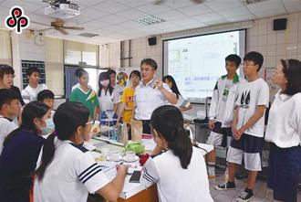 108課綱現況曝「全班錯一堆」只拿70分 小學家長嘆：真的跟不上