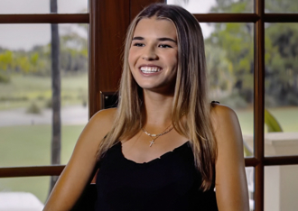 影》17歲正妹孫女秀「川普1號」專機 模仿祖父1招牌動作好吸睛