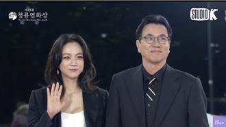 力破婚變傳言！湯唯罕見放閃「甜牽導演老公走青龍紅毯」