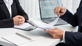 產險業鴨子滑水 深耕創新服務