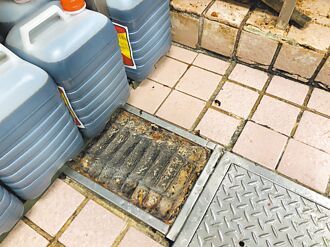 台北 老天祿滷味鴨胗 民眾吃到鐵絲