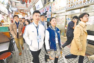 馬龍火爆校園 今赴文大秀球技