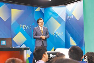 中天辦小主播冬令營 戴立綱教課有一套