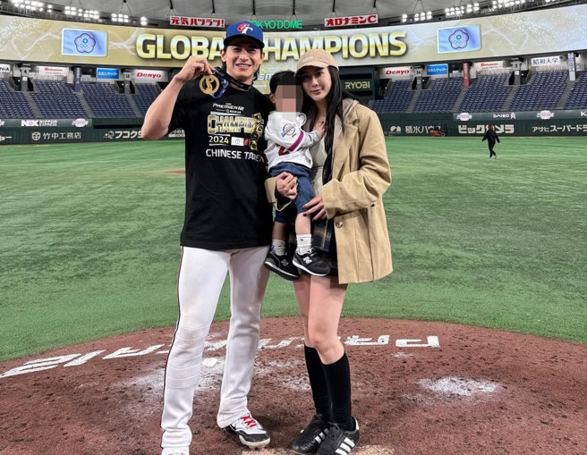 陳傑憲愛妻形象深植人心，他透露和老婆綺綺的緣分是從宮廟開始的。（翻攝陳傑憲臉書）