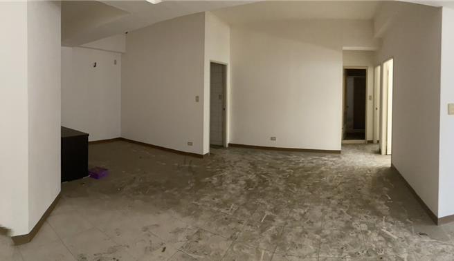 行政执行署屏东分署将于12月3日办理拍卖会，当中最大看点是位于屏东市东山河的3房2厅空屋，法拍价每坪10.8万元。（行政执行署屏东分署提供／谢佳潾屏东传真）