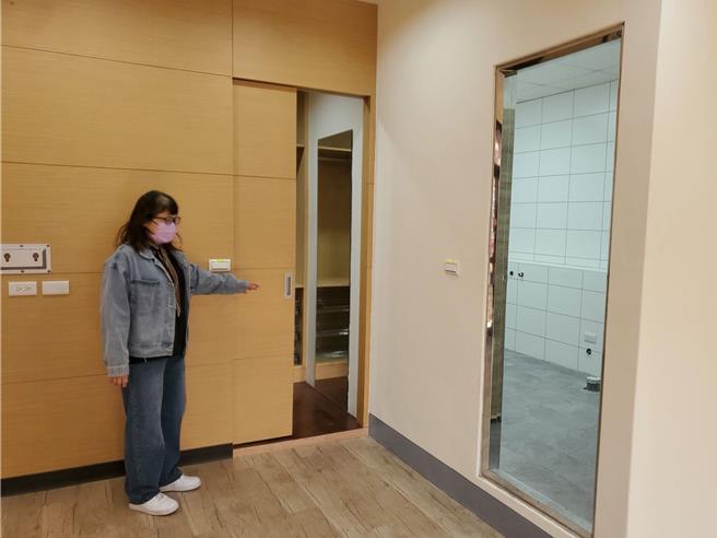 原本的三温暖设施拆除，空间之大可作为教室。（周丽兰摄）