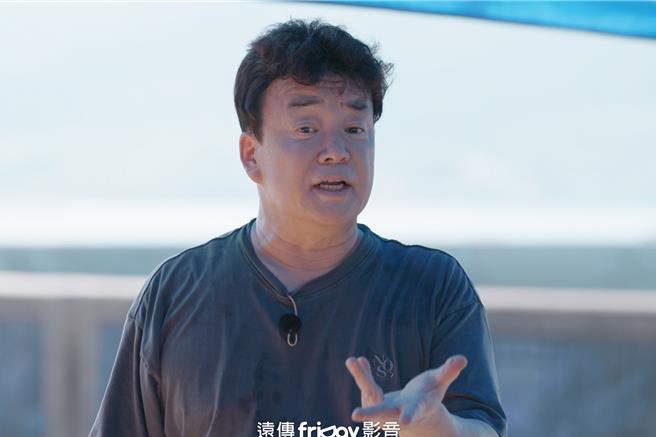 白種元在《白種元的悲慘世界》中為20位年輕魯蛇提供翻轉人生的機會。（friDay影音提供）