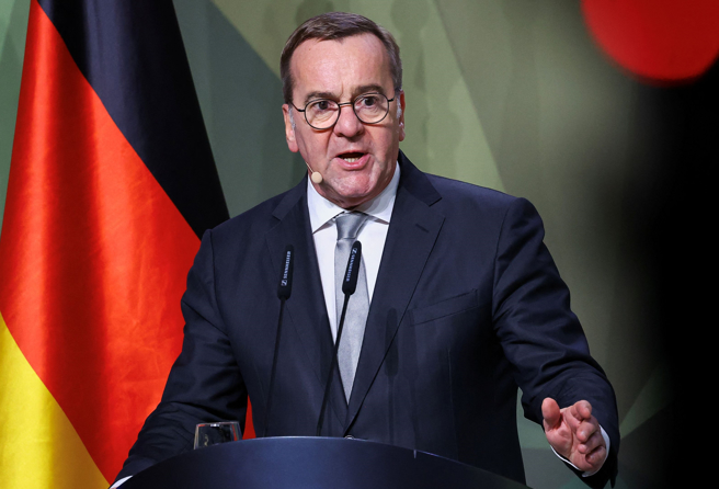 据悉德国防长贝斯托瑞斯（Boris Pistorius）打算採购4艘潜舰，以加强北约防御。（路透）