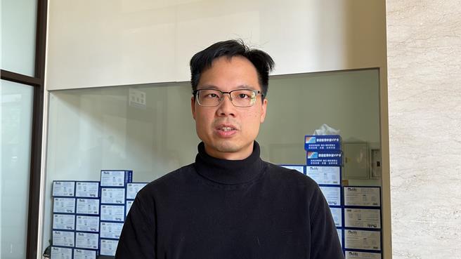 時代力量黨團總召林彥甫說，明年度市府出國考察的預算爆增78％，所以黨團堅持一定要刪減相關考察預算。（王惠慧攝）