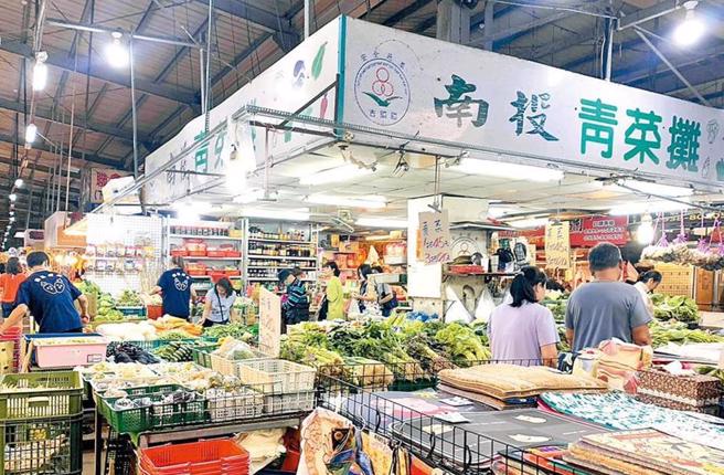 台北市场29日平均每公斤蔬菜价格58.0元，较平时冬季高出不少，预估12月上旬蔬菜产量恢復后，国内蔬菜价格可望回稳。（报系资料照）