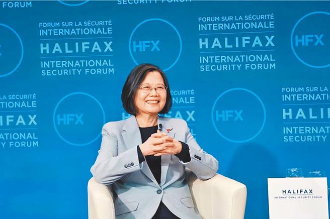 蔡英文在加拿大哈利法克斯国际安全论坛发表演说表示，美国应优先帮助乌克兰，「我们（台湾）还有时间」。（图／蔡英文办公室提供） 