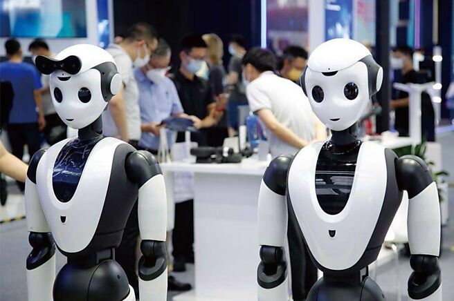 2027年全球人型机器人市场产值有望超越20亿美元，2024～2027年的年复合成长率高达154％。图／中新社