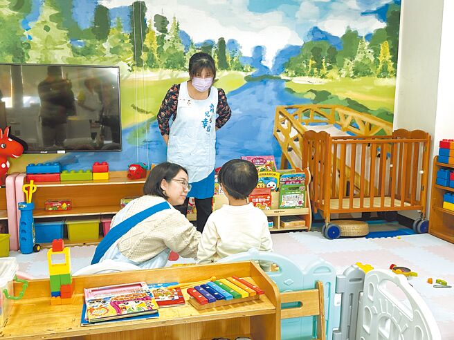 台東縣政府在台東市區社會福利中心設立「定點臨托」服務，成為台東家長育兒神隊友。（蔡旻妤攝）