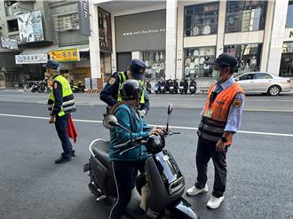微型電動二輪車強制掛牌首日 高雄警查獲27件違規