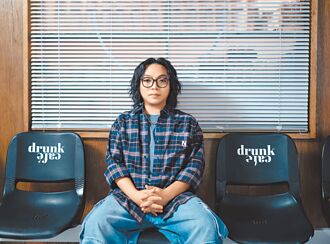 潘信維堅持音樂夢 靠報廢食物熬8年