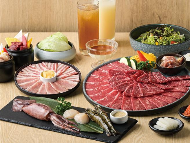「Oh my!原烧」备受喜爱的单人套餐睽违4年回归，有「经典豚单人套餐」和「极品牛单人套餐」2种选择，套餐价698元起。示意图。(王品集团提供)
