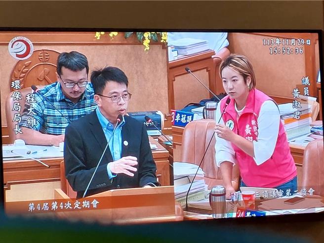 民进党新北市议员黄淑君（右）认为，新北近年来垃圾量不减反增，也使清洁人员工作量加重，要求市府检讨相关回收作为。（陈慰慈摄）