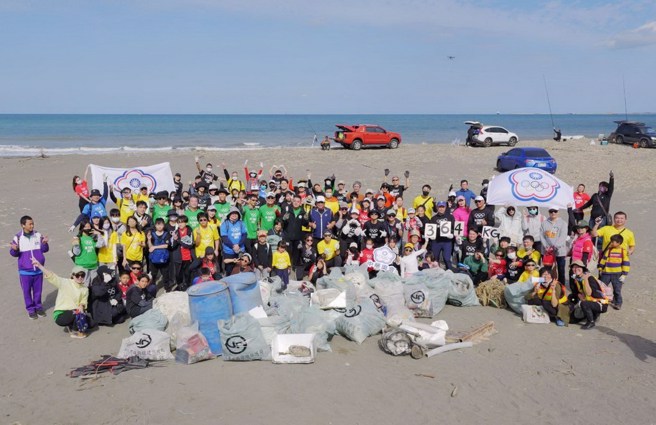 中華奧會30日舉辦淨灘活動。(中華奧會提供)
