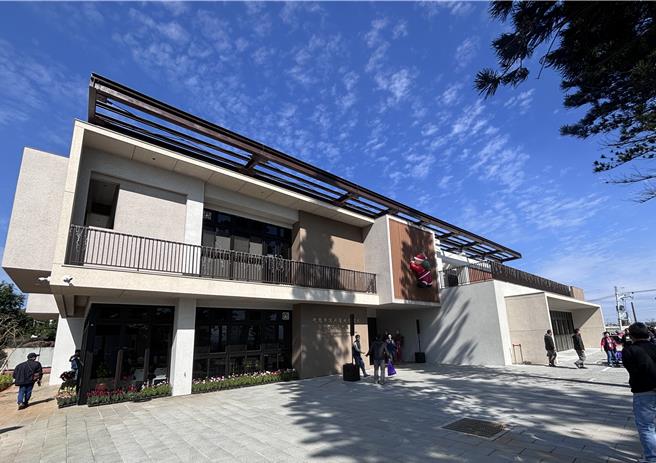 桃園市環保局利用國防部閒置營區活化興建平鎮區資源循環園區30 日揭牌啟用。（廖姮玥攝）