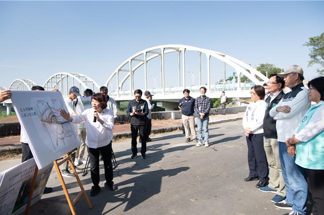 嘉義市長黃敏惠與市府團隊提出9項計畫和工程，總金額近20億元，請求經濟部給予支持協助。(嘉義市政府提供／呂妍庭嘉義傳真)