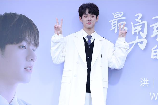 洪暐哲11月30日舉辦新歌《最勇敢的事》簽唱會。（年代提供）