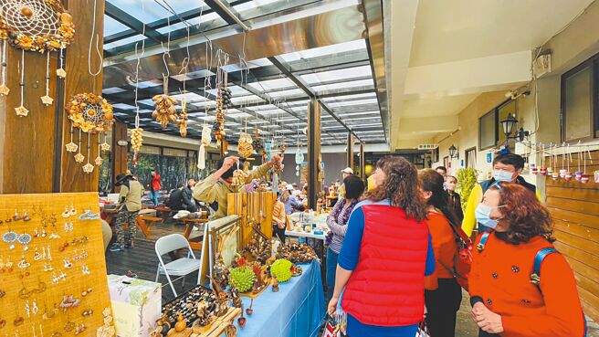 奧萬大30周年慶系列活動，義賣所得扣除成本，全數捐贈予「家扶基金會南投希望學園」。（林保署南投分署提供／楊靜茹南投傳真）