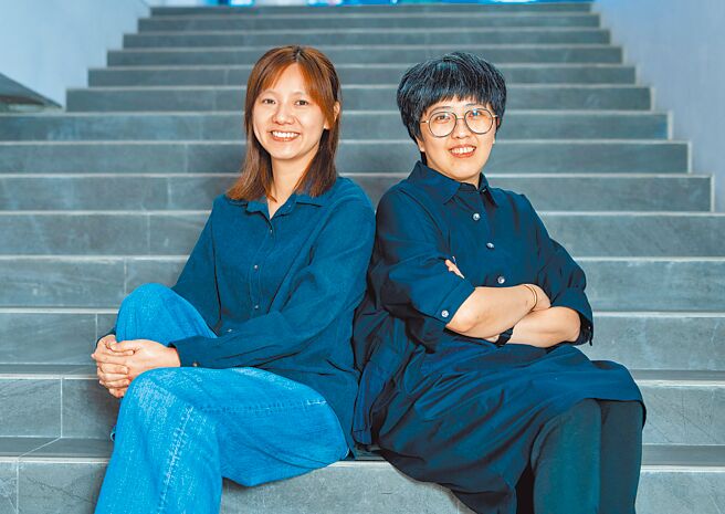 黃琳容（右）、賴彥如分享製作《成仁高中偵探社》的過程。（羅永銘攝）