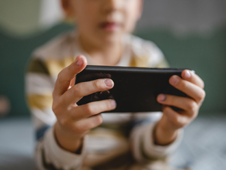 英國180萬人天天看淫片 他11歲就性成癮 照3餐色色