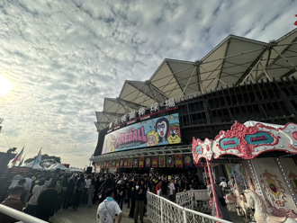 音樂祭喊親子友善 到場見成人平台辣妹狂扭臀 爸媽臉綠