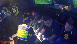 KTV夜唱遇警臨檢！他抱少女躲廁所「性侵得逞2次」 二審結果曝