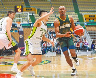 籃球》雲豹領冠軍戒 克羅馬準絕殺慶功