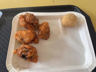 高雄自助餐夾4塊糖醋排骨80元 店家：1塊肉賺不到1元