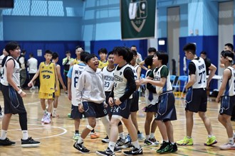 U19籃球聯盟》許晉哲帶小兒子參賽 大讚基層有進步
