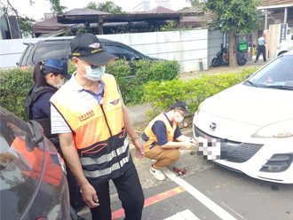 高雄監理所科技執法揪假車牌 欠16萬規費未繳仍趴趴走