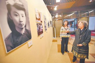 詩詞女兒葉嘉瑩百歲辭世 天津天塔點燈懷念：千秋共此時