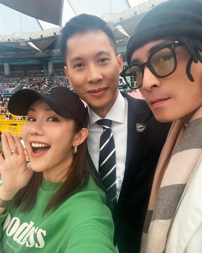 (左起)王宇婕、顏行书、Toro，20年后再度同框。（图／王宇婕脸书）