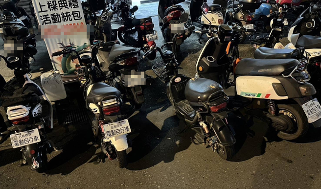 微电车未挂车牌最高罚3600元，桃园分局警方加强宣导及取缔。（翻摄画面）