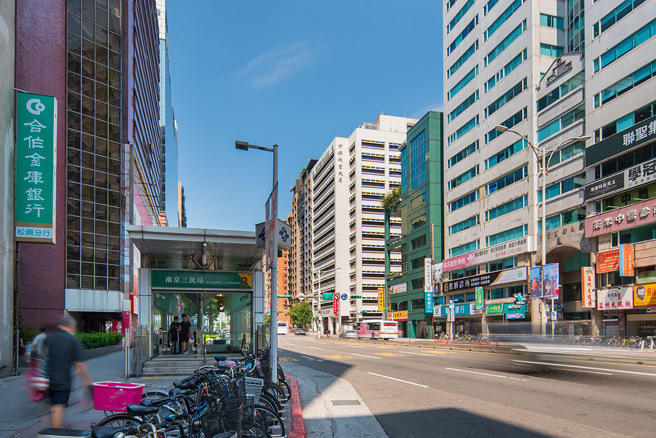 信义代销表示，台湾房市正展现出「小奢宅」的潜力，这类住宅面积小但规划精致，符合年轻族群和小家庭的需求。（图/业者提供）