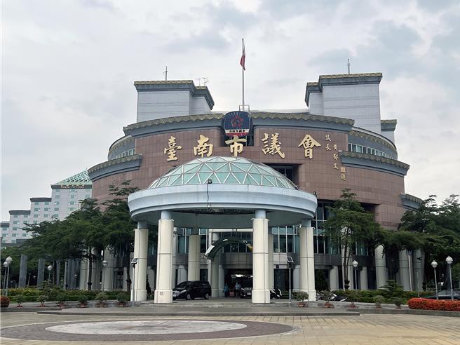 台南市议会定期会2日进行二三读，但因明年度总预算尚未审完，将延到本月10日起的临时会继续审议。（本报资料照片）
