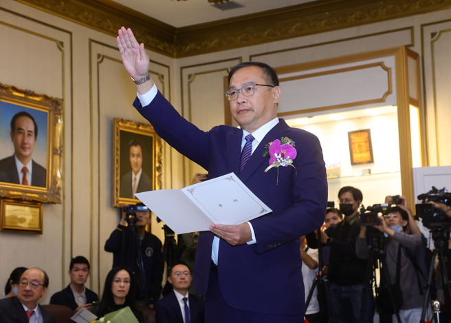 民进党政策会执行长王义川（见图）递补民进党不分区立委，2日下午宣誓就职。（刘宗龙摄）