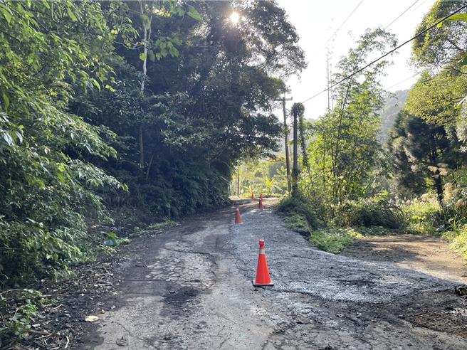 2024年12月2日苗栗縣／針對「既成道路」認定問題，苗栗縣政府推動標準化作業程序（SOP），以解決民眾反映的道路使用困難及地方公所執行問題。(苗栗縣政府提供／呂麗甄苗栗傳真）