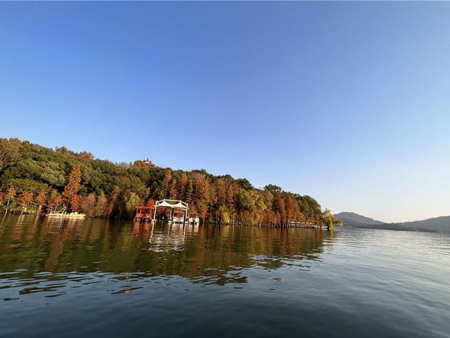 天目湖利用上下水库落差进行抽蓄发电，模式与日月潭类似，具备水量调节与能源供应功能。（苗栗县政府提供／吕丽甄苗栗传真）