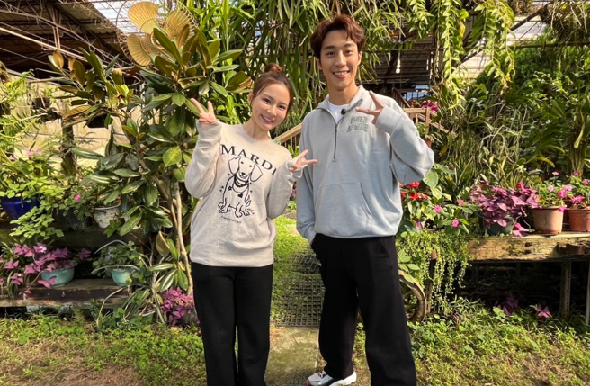 林莎（左）、卞庆华分享自己对于车子的要求。（TVBS提供）