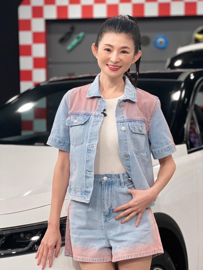 苏宗怡对车子很有研究。（TVBS提供）