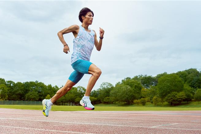 ASICS METASPEED PARIS EKIDEN配色，7580元。（ASICS提供／朱世凯台北传真）