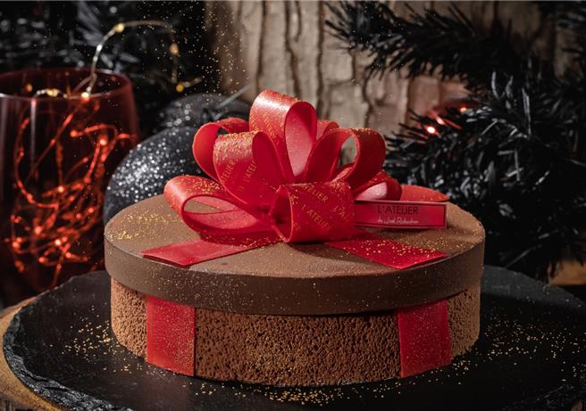 遠百L'Atelier de Joël Robuchon Taipei侯布雄法式餐廳耶誕禮物，12／20至12／25在遠百信義A13、板橋大遠百、遠百板橋中山店預訂販售，1380元。（遠百提供）