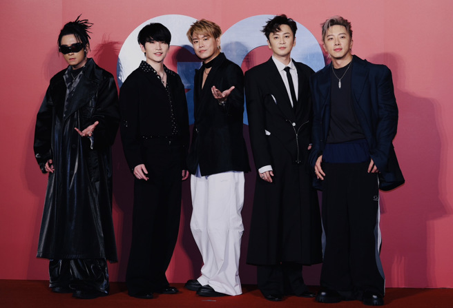 Energy成员Toro（左起）、牛奶、阿弟、书伟、坤达合体现身。（陈俊吉摄）