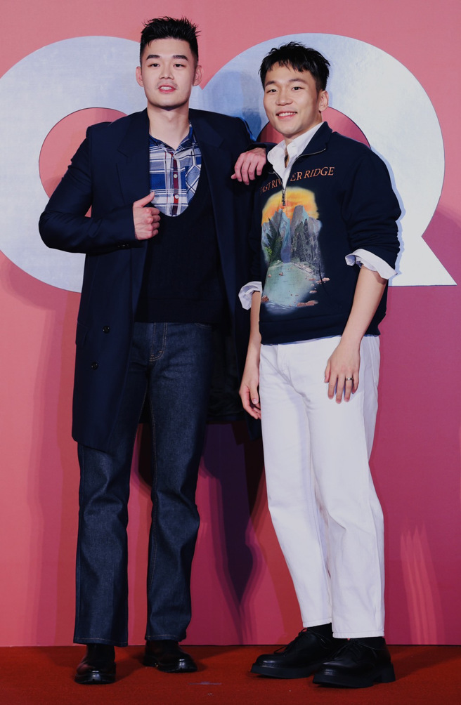 王齐麟、李洋合体现身时尚活动的红毯。（陈俊吉摄）