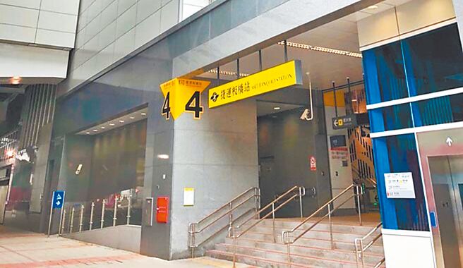 新北环状线板桥站可透过地下道连结台铁、高铁、捷运，但却屡屡遭民眾抱怨「转乘要走很久」，对此新北捷运局推动改善计画，整体工期预计853天，目前已开始招标。（新北捷运局提供／贺培晏新北传真）